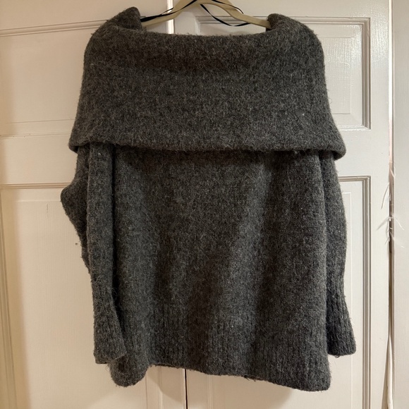 H&M Dark Grey Off-the-Shoulder Sweater Size: XXL - Picture 1 of 3